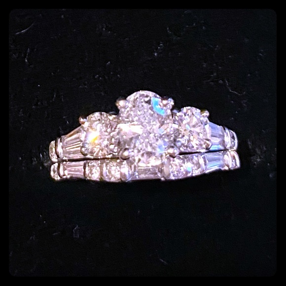 GORGEOUS Engagement + Wedding Ring (1.87 tcw) Priced to SELL! - Picture 1 of 8